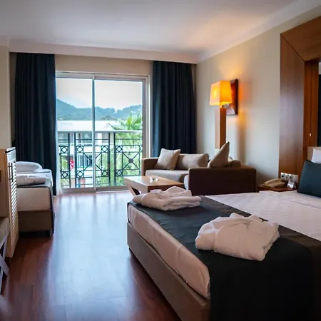 Meder Otel Kemer